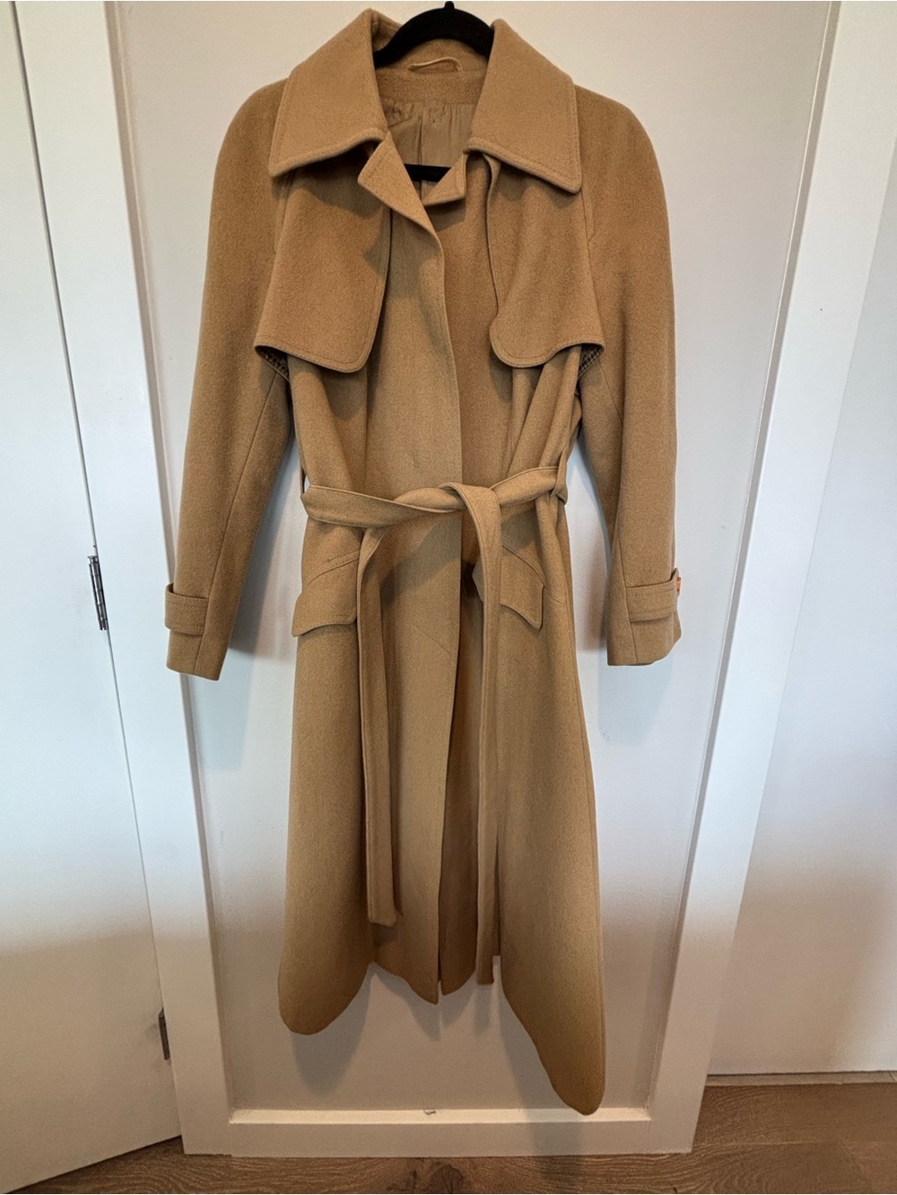 Baur & Foradori Austria Aplaca Womens Camel Trench Coat with Cape Yoke - Picture 9 of 9